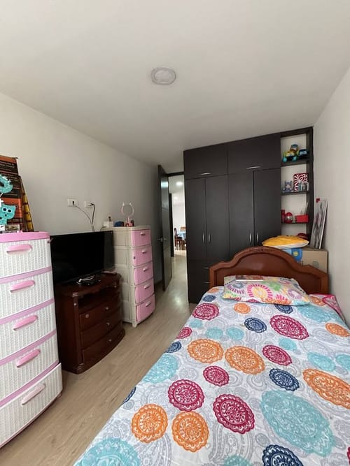 Apartamento de 3 alcobas en venta en El Refugio, Bogotá, 68 m² · foto 8 de 14