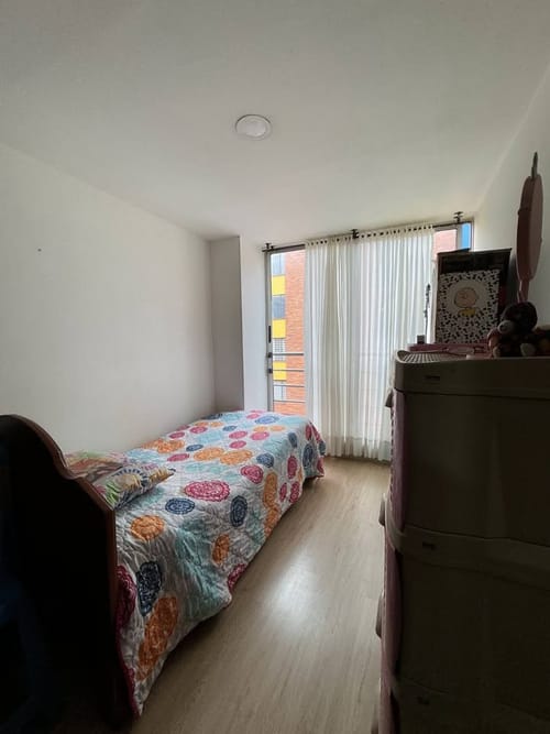 Apartamento de 3 alcobas en venta en El Refugio, Bogotá, 68 m² · foto 9 de 14