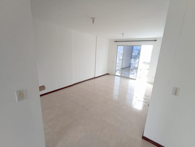 Apartamento de 3 alcobas en venta en Cañaveral, Floridablanca, 91 m² · foto 3 de 16