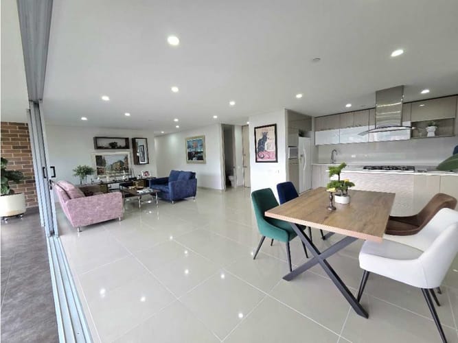 Apartamento de 3 alcobas en venta en Loma Del Esmeraldal, Envigado, 169 m² · foto 3 de 16