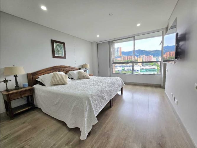Apartamento de 3 alcobas en venta en Loma Del Esmeraldal, Envigado, 169 m² · foto 6 de 16