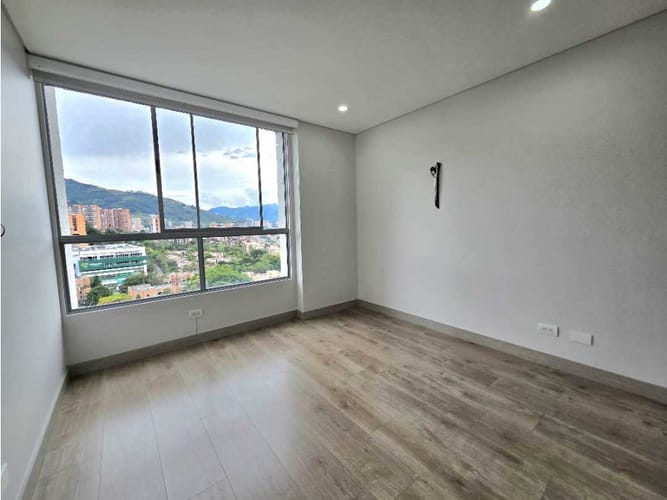 Apartamento de 3 alcobas en venta en Loma Del Esmeraldal, Envigado, 169 m² · foto 12 de 16