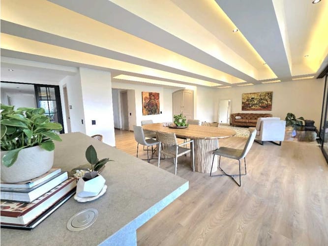 Apartamento de 4 alcobas en venta en El Diamante No. 2, Medellín, 295 m² · foto 2 de 21