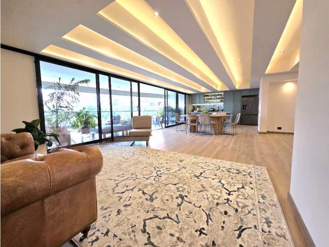 Apartamento de 4 alcobas en venta en El Diamante No. 2, Medellín, 295 m² · foto 3 de 21