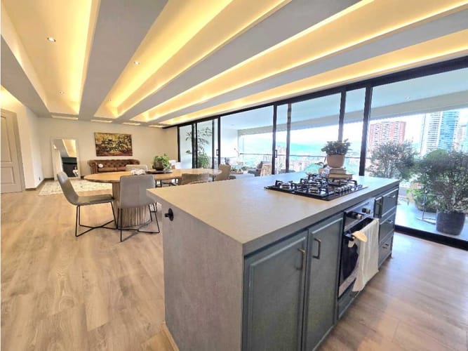 Apartamento de 4 alcobas en venta en El Diamante No. 2, Medellín, 295 m² · foto 5 de 21
