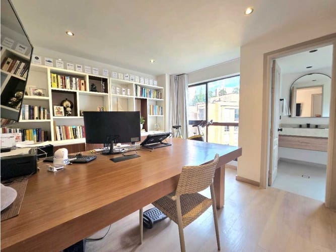 Apartamento de 4 alcobas en venta en El Diamante No. 2, Medellín, 295 m² · foto 9 de 21