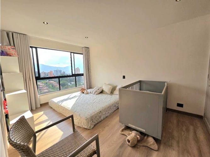 Apartamento de 4 alcobas en venta en El Diamante No. 2, Medellín, 295 m² · foto 11 de 21