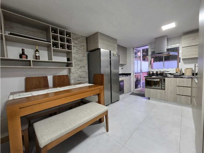 Apartamento de 3 alcobas en venta en El Tesoro, Medellín, 124 m² · foto 2 de 14