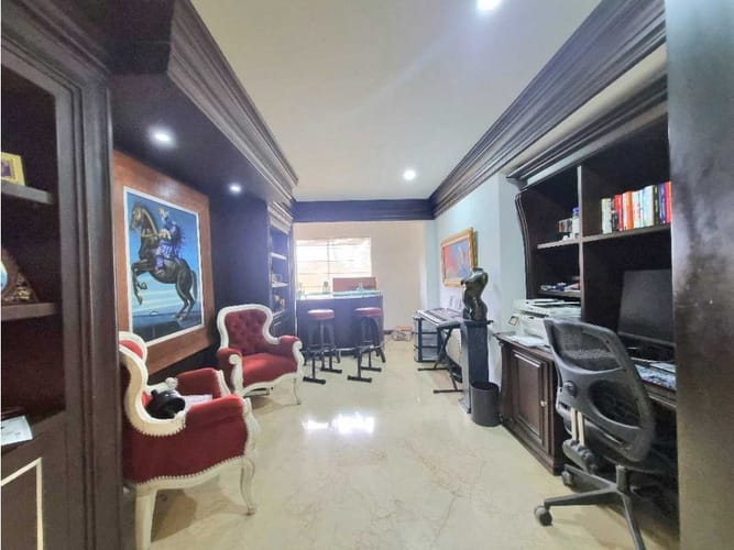 Casa de 4 alcobas en venta en El Tesoro, Medellín, 360 m² · foto 12 de 18