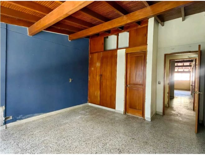 Casa de 5 alcobas en venta en Laureles, Medellín, 297 m² · foto 16 de 18