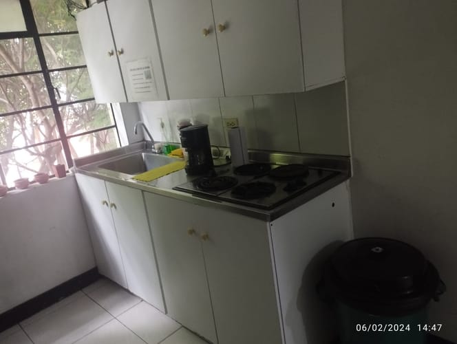 Apartamento de 5 alcobas en venta en Laureles, Medellín, 139 m² · foto 2 de 18
