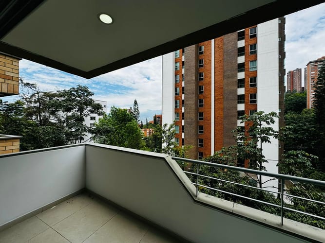 Apartamento de 3 alcobas en venta en El Poblado, Medellín, 136 m² · foto 5 de 14