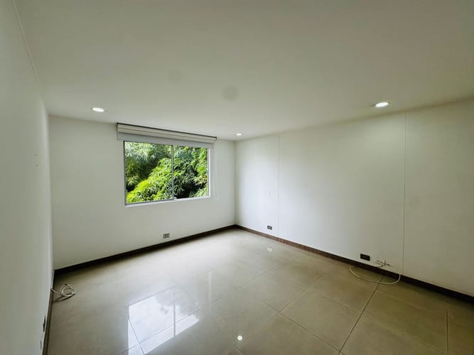 Apartamento de 3 alcobas en venta en El Poblado, Medellín, 136 m² · foto 10 de 14