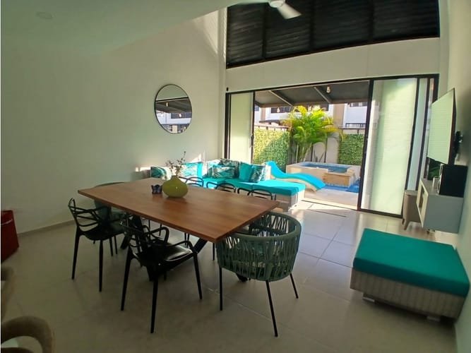 Casa de 4 alcobas en venta en Ricaurte, 134 m² · foto 2 de 24