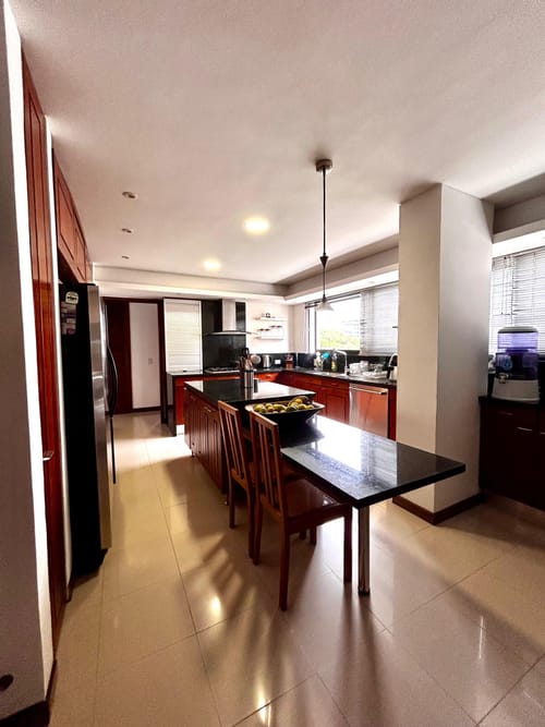 Apartamento de 5 alcobas en venta en Bellavista, Cali, 300 m² · foto 9 de 21