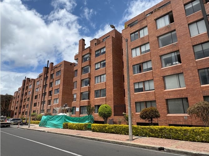 Apartamento de 4 alcobas en venta en Colina Campestre, Bogotá, 96 m² · foto 2 de 24