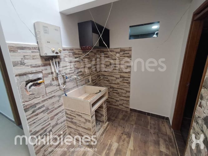 Casa de 2 alcobas en arriendo en Los Colores, Medellín, 90 m² · foto 5 de 15