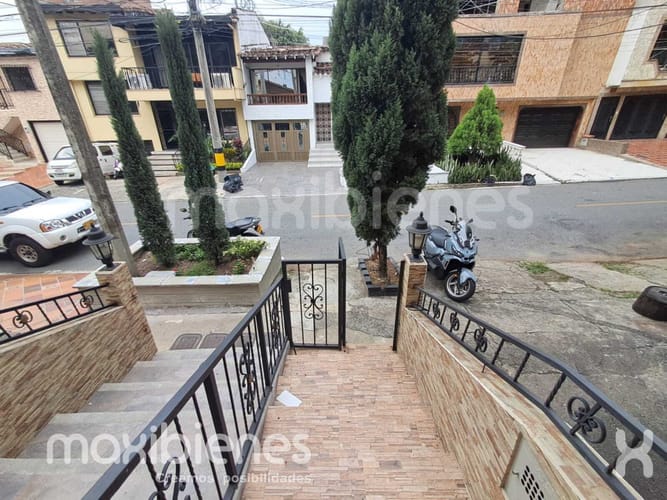 Casa de 2 alcobas en arriendo en Los Colores, Medellín, 90 m² · foto 14 de 15