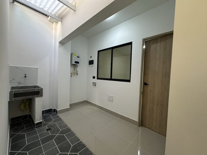 Apartamento de 2 alcobas en arriendo en Las Casitas, Envigado, 65 m² · foto 11 de 19