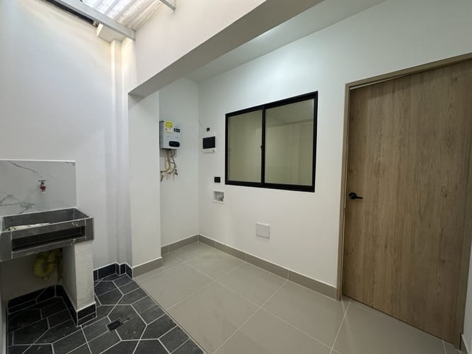 Apartamento de 2 alcobas en arriendo en Las Casitas, Envigado, 65 m² · foto 12 de 19