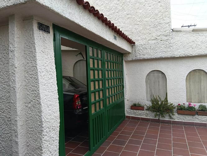 Casa de 4 alcobas en venta en Morato, Bogotá, 160 m² · foto 2 de 23