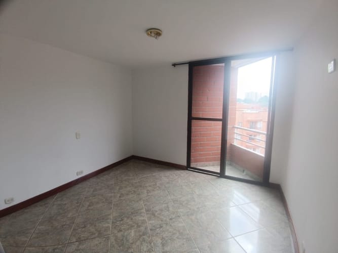 Apartamento de 3 alcobas en venta en El Trianon, Itagüí, 135 m² · foto 7 de 24