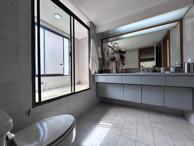 Apartamento de 4 alcobas en venta en El Poblado, Medellín, 242 m² · foto 17 de 19