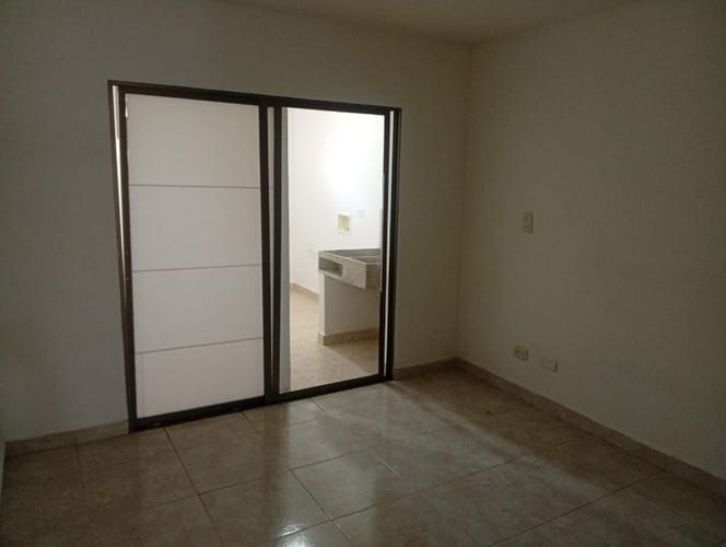 Apartamento de 2 alcobas en arriendo en Las Violetas, Medellín, 51 m² · foto 5 de 12