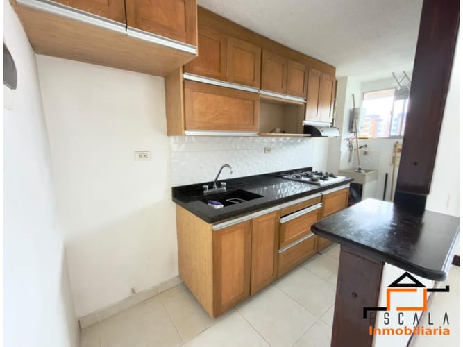 Apartamento de 2 alcobas en arriendo en Loma De Los Bernal, Medellín, 60 m² · foto 3 de 15