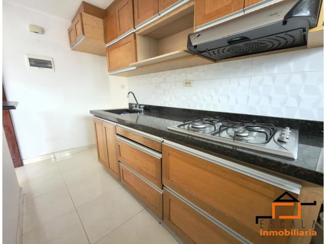 Apartamento de 2 alcobas en arriendo en Loma De Los Bernal, Medellín, 60 m² · foto 5 de 15