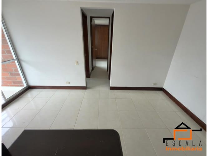 Apartamento de 2 alcobas en arriendo en Loma De Los Bernal, Medellín, 60 m² · foto 6 de 15