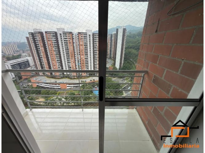 Apartamento de 2 alcobas en arriendo en Loma De Los Bernal, Medellín, 60 m² · foto 7 de 15