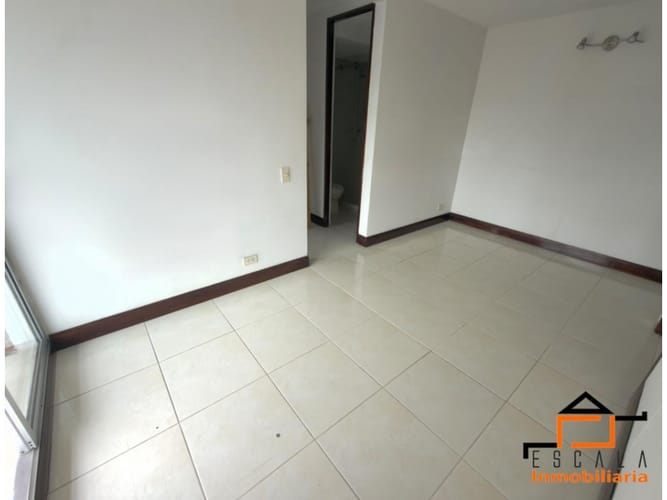 Apartamento de 2 alcobas en arriendo en Loma De Los Bernal, Medellín, 60 m² · foto 9 de 15