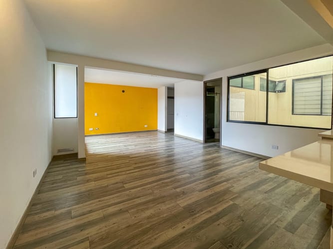 Apartamento de 1 alcoba en venta en Santa Teresa, Bogotá, 39 m² · foto 3 de 22