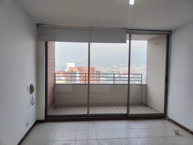Apartamento de 3 alcobas en arriendo en El Poblado, Medellín, 117 m² · foto 4 de 17