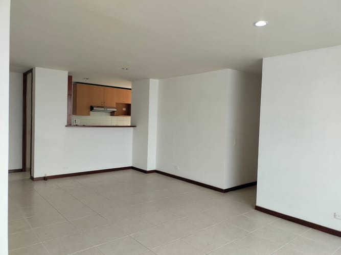Apartamento de 3 alcobas en arriendo en El Poblado, Medellín, 117 m² · foto 10 de 17