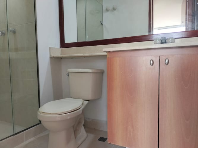 Apartamento de 3 alcobas en arriendo en El Poblado, Medellín, 117 m² · foto 16 de 17