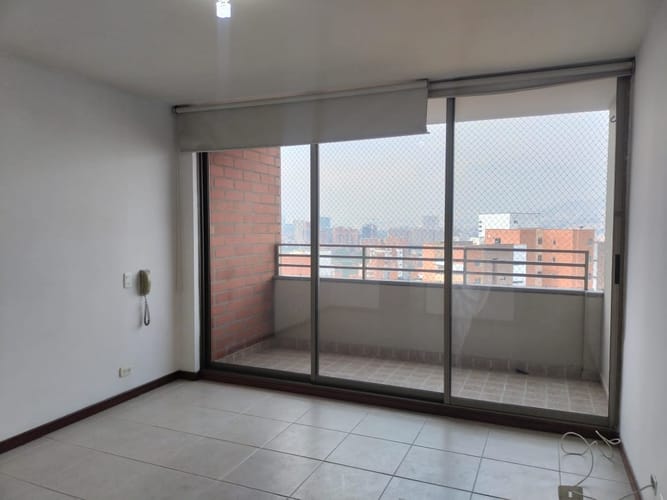 Apartamento de 3 alcobas en arriendo en El Poblado, Medellín, 117 m² · foto 3 de 17
