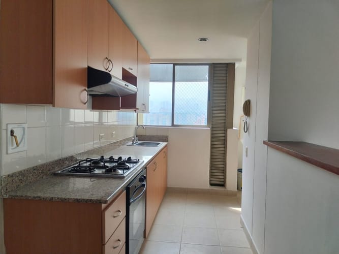 Apartamento de 3 alcobas en arriendo en El Poblado, Medellín, 117 m² · foto 5 de 17
