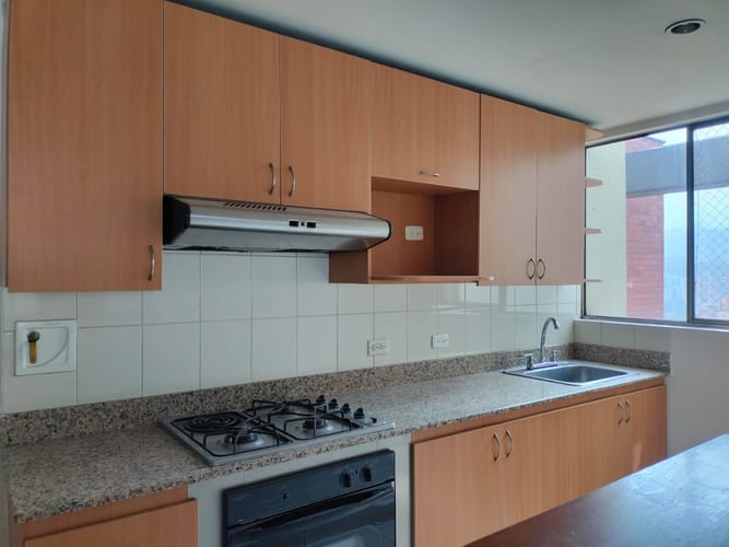 Apartamento de 3 alcobas en arriendo en El Poblado, Medellín, 117 m² · foto 6 de 17