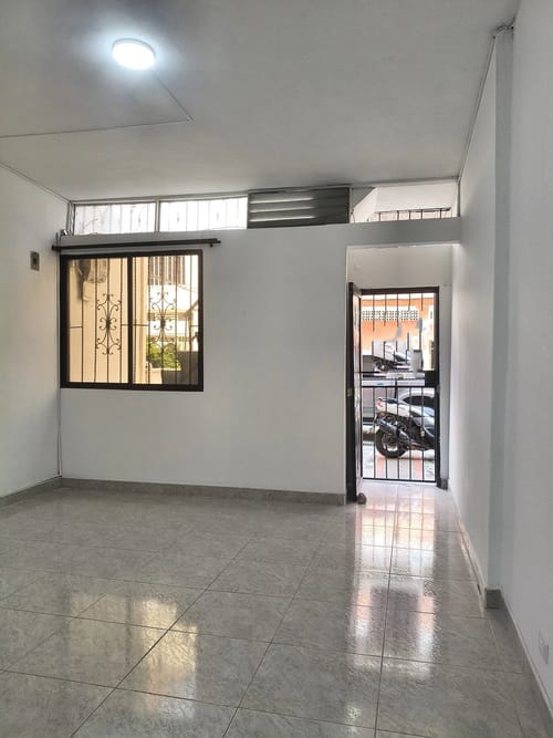 Apartamento de 2 alcobas en arriendo en Los Alcazares, Medellín, 80 m² · foto 5 de 10