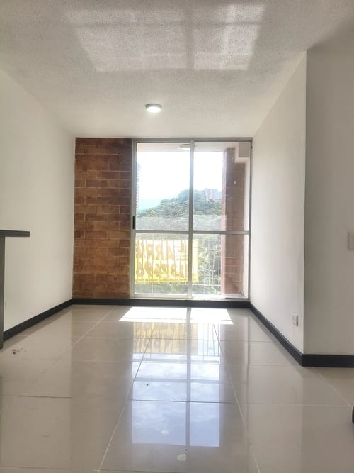 Apartamento de 3 alcobas en arriendo en Viviendas Del Sur, Itagüí, 56 m² · foto 2 de 10