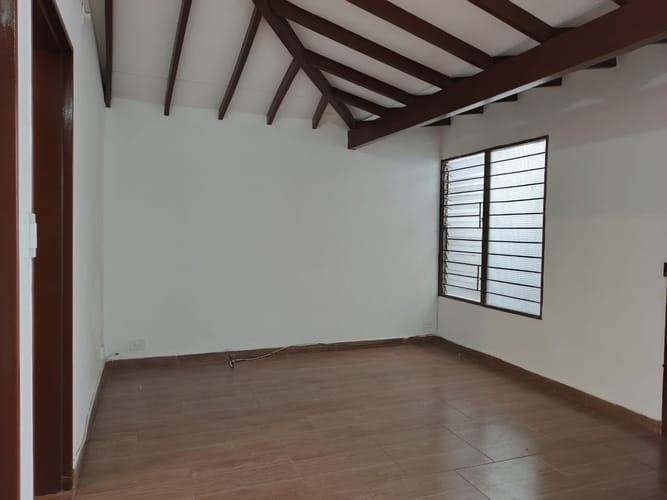 Apartamento de 2 alcobas en arriendo en Cabañas, Bello, 63 m² · foto 6 de 12