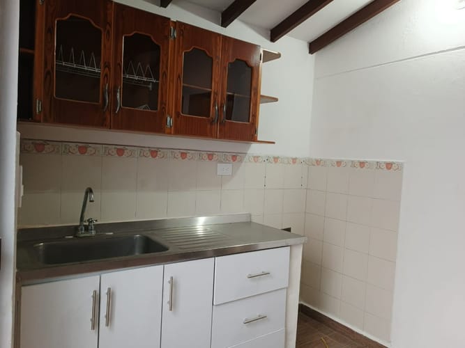 Apartamento de 2 alcobas en arriendo en Cabañas, Bello, 63 m² · foto 5 de 12