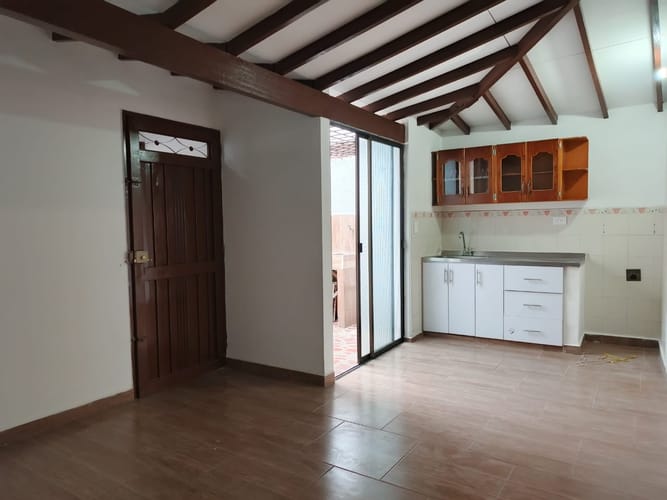 Apartamento de 2 alcobas en arriendo en Cabañas, Bello, 63 m² · foto 2 de 12