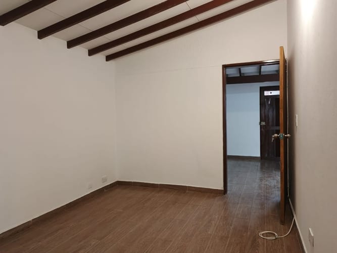 Apartamento de 2 alcobas en arriendo en Cabañas, Bello, 63 m² · foto 8 de 12