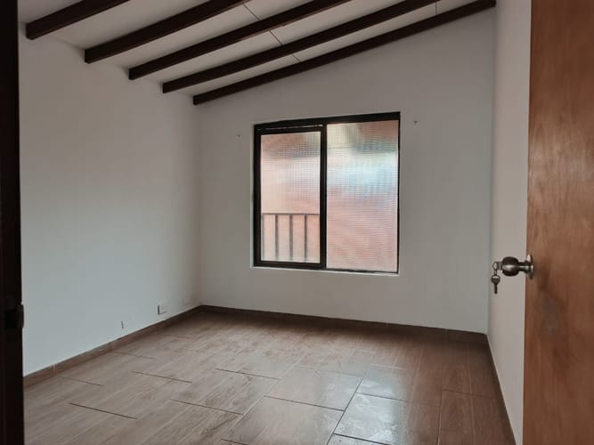 Apartamento de 2 alcobas en arriendo en Cabañas, Bello, 63 m² · foto 7 de 12
