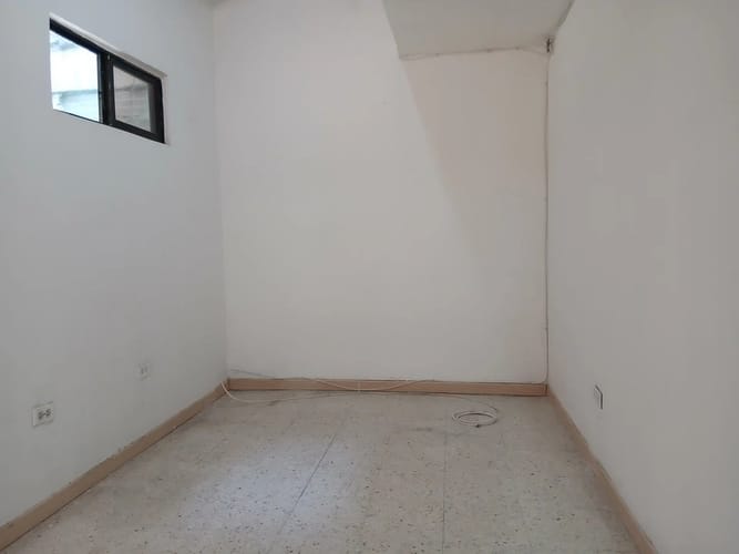 Apartamento de 4 alcobas en arriendo en Santa Teresita, Medellín, 70 m² · foto 7 de 10