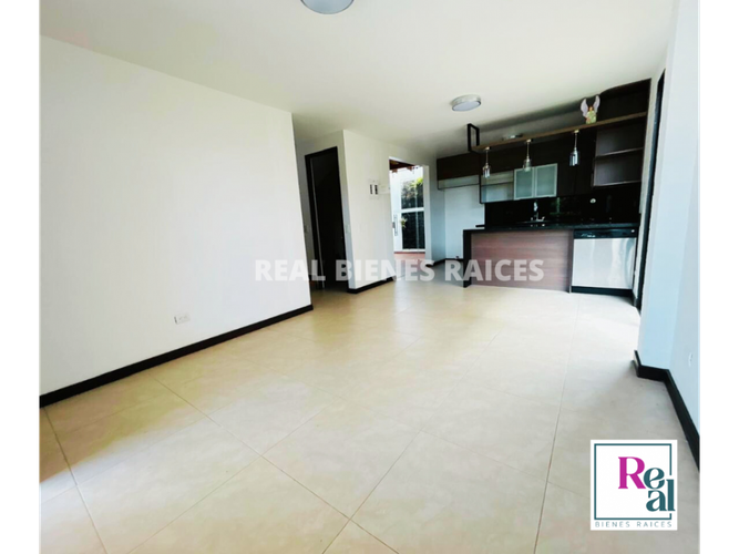 Casa de 4 alcobas en venta en La Ceja, 150 m² · foto 4 de 24