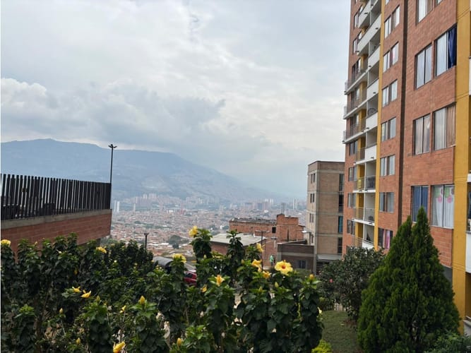 Apartamento de 2 alcobas en venta en Villas Del Sol, Bello, 37 m² · foto 2 de 10